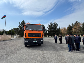 Laçın rayonuna bir ədəd yeni istehsal edilmiş kommunal təyinatlı xüsusi texnika verilmişdir.
