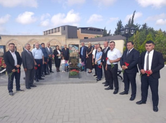 Laçın Rayon İcra Hakimiyyətinin kollektivi Vətən müharibəsi şəhidlərinin məzarlarını ziyarət etdilər. 24.09.2026