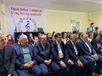 Laçın Rayon İcra Hakimiyyətinin başçısı Aqil Nəzərlinin növbəti görüşü-səyyar qəbulu Bakı şəhərinin Nizami rayonunda keçirildi. 03.04.2025