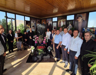Laçın Rayon İcra Hakimiyyətinin kollektivi Vətən müharibəsi şəhidlərinin məzarlarını ziyarət etdilər.