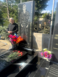 Laçın Rayon İcra Hakimiyyətinin əməkdaşları Vətən müharibəsi şəhidlərinin məzarlarını ziyarət ediblər.